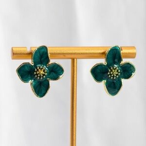 Elegant Green Floral Earrings